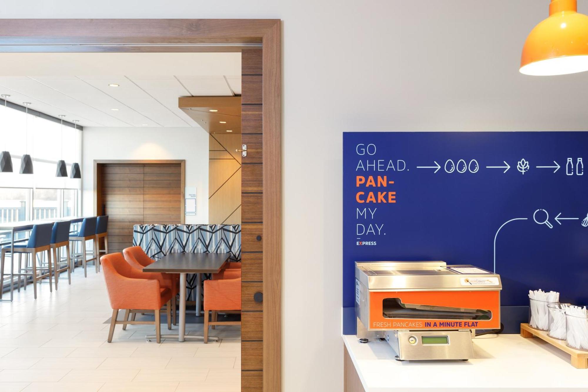 Holiday Inn Express Baltimore At The Stadiums By Ihg Dış mekan fotoğraf